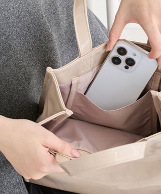 ROOTOTE 1051【ルートート】LT.スクエア.クラシック-C 02：エナメル ベージュ