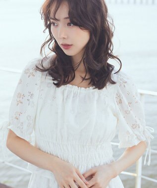 earth music&ecology 透かし花柄ブラウス Ivory