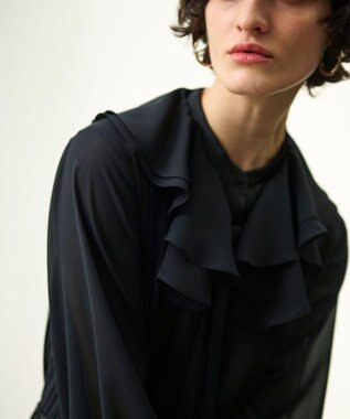 GRACE CONTINENTAL シアーラッフルカラーブラウス ブラック