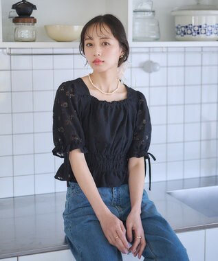 earth music&ecology 透かし花柄ブラウス Black