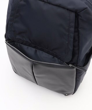 Y'SACCS NEWナイロン×レザーコンビシリーズ　前ポケットラージリュックサック ネイビー