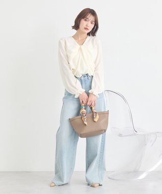 earth music&ecology フロントツイストブラウス Ivory