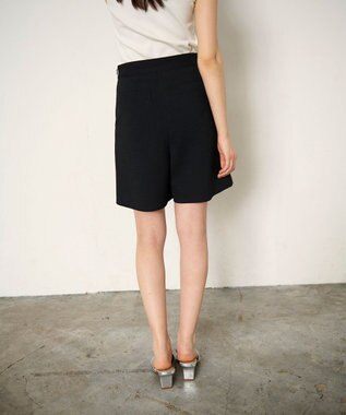 GRACE CONTINENTAL ブッチャーショートパンツ ブラック