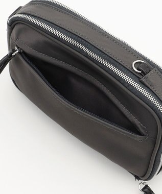 Y'SACCS ナイロン×リサイクルレザー　コンビマルチポシェット グレー