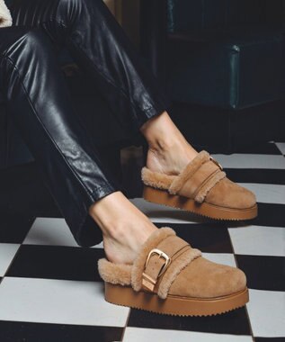 STEVE MADDEN COZY-UP ファーバックルサボ