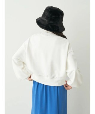 earth music&ecology クルーネック袖シャーリングスウェット White