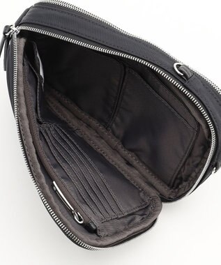 Y'SACCS ナイロン×リサイクルレザー　コンビマルチポシェット ブラック