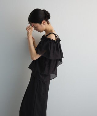 Green Parks マルチＷＡＹオフショルフリルブラウス Black