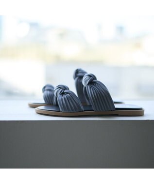 MODE ET JACOMO <carino>プリーツスポンジサンダル