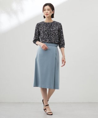 J.PRESS LADIES 【洗える】スパンローンフラワープリント クルーネック ブラウス ネイビーベース系