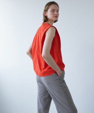 BEIGE， YANN / Vネックタックブラウス Red