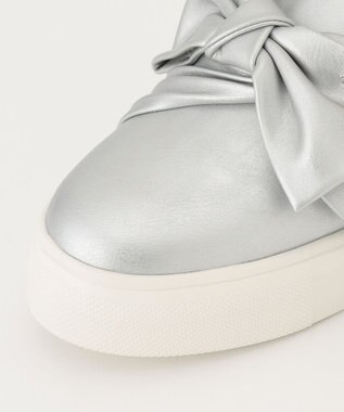 TOCCA 【晴雨兼用・軽量・抗菌消臭】NUANCE RIBBON SNEAKERS スニーカー シルバー系