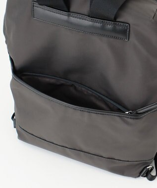 Y'SACCS ナイロン×リサイクルレザー　コンビマルチリュック グレー