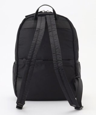 LA BAGAGERIE エナメルアクセントリュックサック ブラック