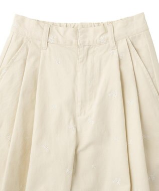 earth music&ecology 【綿100】フラワー刺繍ツイルカーブパンツ エクリュ