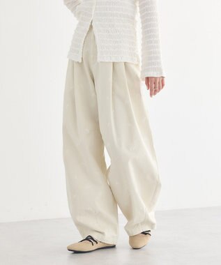 earth music&ecology 【綿100】フラワー刺繍ツイルカーブパンツ エクリュ