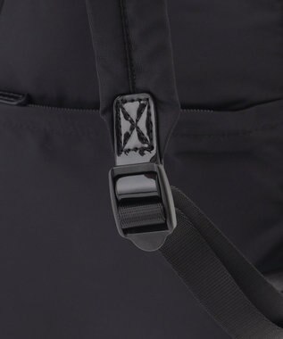 LA BAGAGERIE エナメルアクセントリュックサック ブラック