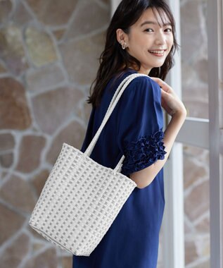 Tiaclasse メルカドウーヴンバッグ ホワイト