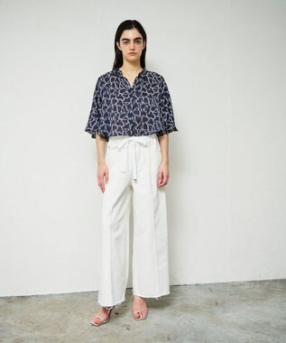 GRACE CONTINENTAL ラインハートケープブラウス ネイビー