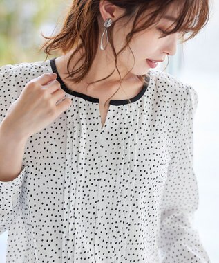 Tiaclasse 【洗える】大人上品な配色ピンタックブラウス オフドット