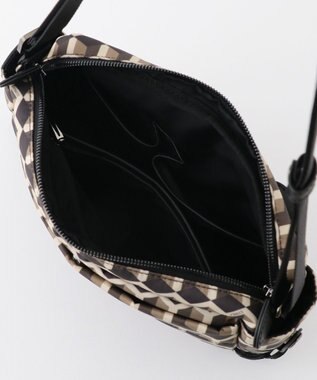 Y'SACCS キュービックモノグラム　スクエアショルダー チョコ