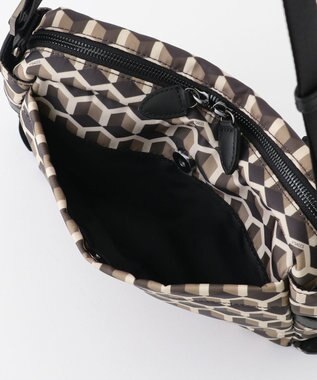 Y'SACCS キュービックモノグラム　スクエアショルダー チョコ