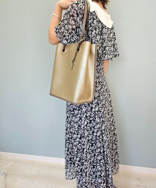 style code 【MERCURYDUO/マーキュリーデュオ】メタルアイレット　縦長トートバッグ 推し活ラージバッグ 縦長ショルダーバッグ ゴールド