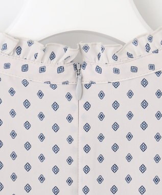 23区 L 【洗える】ジオメトリックパターン フリル ブラウス アイボリー系