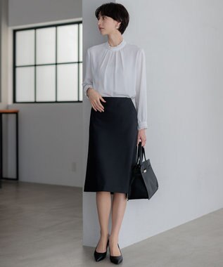 23区 S 【吸水速乾/UVケア/防シワ性】バックサテンアムンゼン スタンドフリル ブラウス ホワイト系