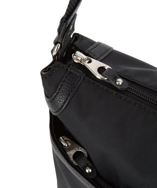 ACE BAGS & LUGGAGE PROGRES アベス ショルダーバッグ 縦型 20182 ブラック