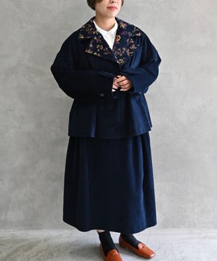 muuc 〈遠州織物の工場で織られた上質なコットンコーデュロイ生地〉花刺繍ショートコート（セットアップ可能） ネイビー