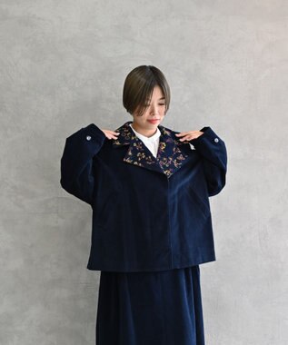 muuc 〈遠州織物の工場で織られた上質なコットンコーデュロイ生地〉花刺繍ショートコート（セットアップ可能） ネイビー