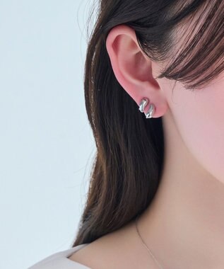 Phoebe 【痛くないシリーズ金属アレルギー対応】ダブルドロップメタルフロートライトフィットイヤリング　シルバー