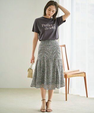 組曲 L ブルーデイジーロゴプリント Tシャツ チャコール×ピンク系