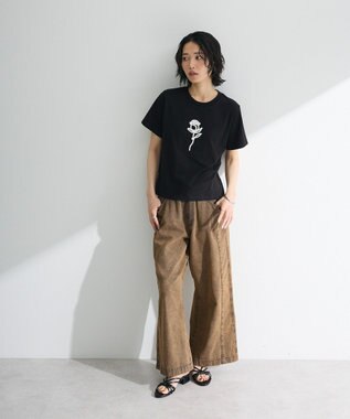 Green Parks ・ＤＯＵＢＬＥ　ＦＬＡＧＳ　ローズチェーン刺繍ＴＥＥ Black