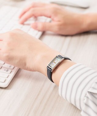 CITIZEN 【替えバンド付き2way 限定モデル】電池交換不要のスリムなスクエアモデル EG7040-74D シルバー