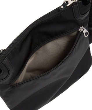 ACE BAGS & LUGGAGE PROGRES アベス ショルダーバッグ 縦型 20182 ブラック