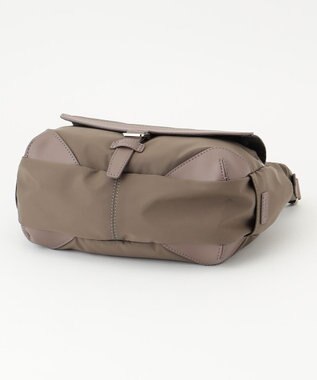 Y'SACCS ミリタリーフラップミニショルダー グレージュ