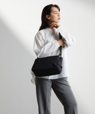 Y'SACCS 【ムック本掲載】【ナイロンタフタ×リサイクルレザー】デイリーショルダー　Sサイズ ブラック