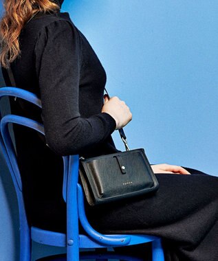 TOCCA WALK MULTI BAG マルチバッグ ブラック系