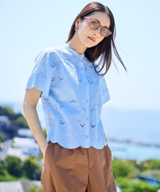 自由区 L 【17号サイズまで展開・SHIHOさん着用・1枚で着映える・清涼感】エンブロイダリーローンレース ブラウス サックス