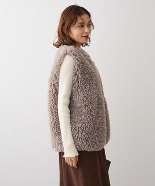 Green Parks ・ＥＬＥＮＣＡＲＥ　ＤＵＥ　シープファーロングベスト Gray Beige