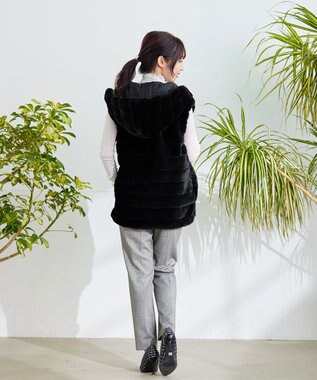 Tiaclasse 【2WAY】着回し自由のリバーシブルキルトフェイクファーベスト ブラック