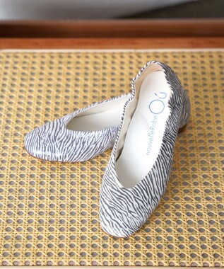 nouvelleRobe Oū 【本革・高反発】Square-plain スクエアトゥ Vカットゼブラ柄パンプス シルバー系