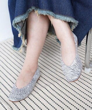 nouvelleRobe Oū 【本革・高反発】Square-plain スクエアトゥ Vカットゼブラ柄パンプス