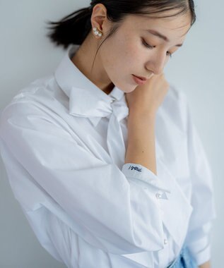 組曲 L 【ボウタイ付き】メッセージシャーティング シャツ アイボリー系