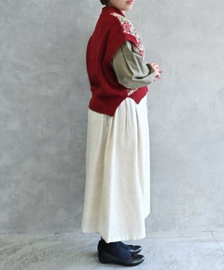 muuc 〈うっとり柔らか上質な極細繊維〉〈前身頃は希少なモヘアとシルク×後ろ身頃はウール100%〉フラワージャカード ベスト レッド