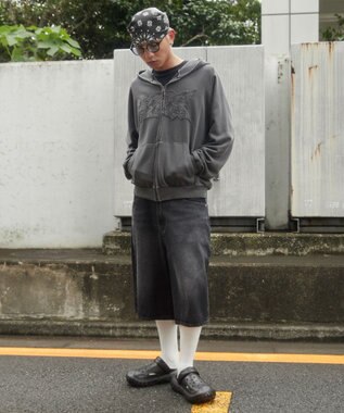 WEGO 【ユニセックス着用ITEM】ピグメントダメージアップリケZIPパーカー スミクロ