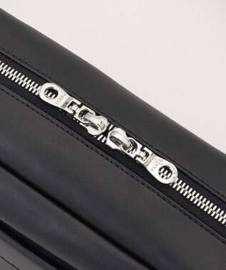 Y'SACCS ブロックモチーフショルダー ブラック