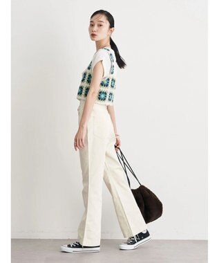 earth music&ecology カラーフレアパンツ Ivory